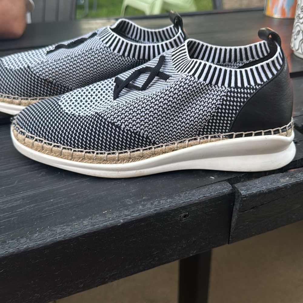 Vince Camuto Slip On Sneaker Espadrille Sz 7/7.5 Black / Grey